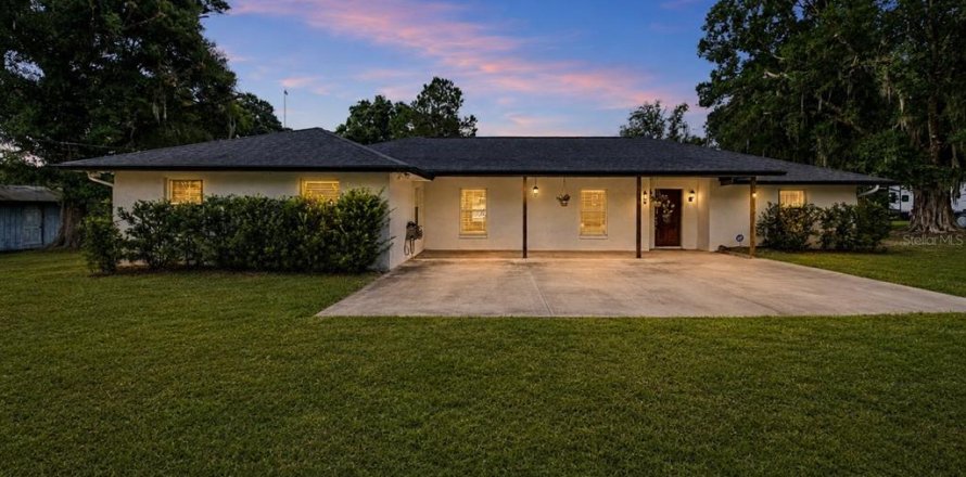 House in Lakeland, Florida 4 bedrooms, 245.73 sq.m. № 2201626