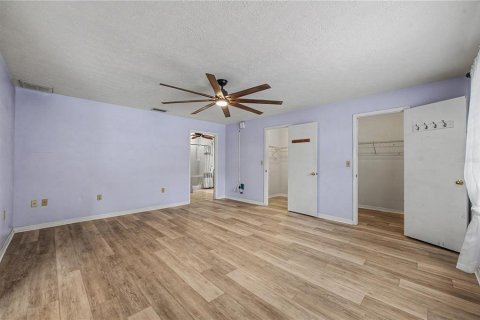 House in Lakeland, Florida 4 bedrooms, 245.73 sq.m. № 2201626 - photo 18