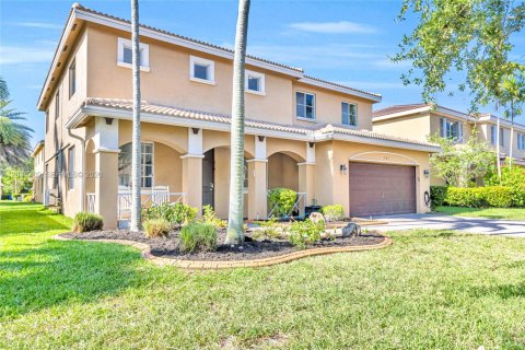 Villa ou maison à Miami Gardens, Floride 5 chambres, 226.77 m2 № 2087867