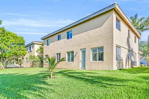 Villa ou maison à vendre à Miami Gardens, Floride: 5 chambres, 226.77 m2 № 2087867 - photo 25