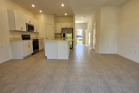 Townhouse in Kissimmee, Florida 3 bedrooms, 127.55 sq.m. № 1634714 - photo 4