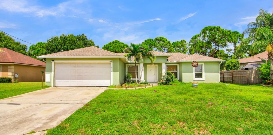 Casa en Port St. Lucie, Florida 3 dormitorios, 140.28 m2 № 2366337