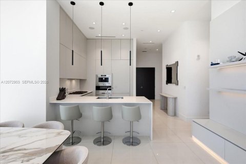 Copropriété à louer à Aventura, Floride: 4 chambres, 240.34 m2 № 2339947 - photo 9