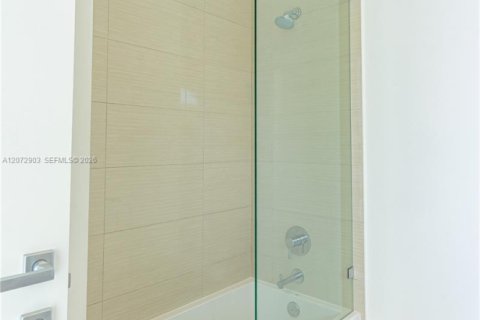 Copropriété à louer à Aventura, Floride: 4 chambres, 240.34 m2 № 2339947 - photo 26