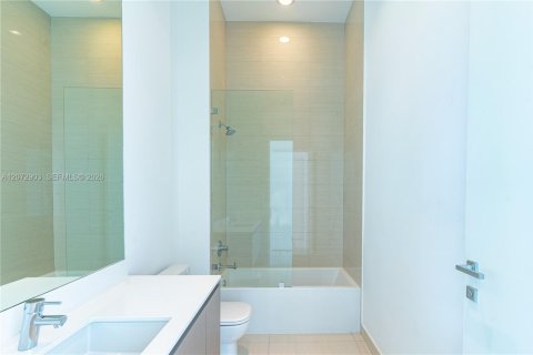 Copropriété à louer à Aventura, Floride: 4 chambres, 240.34 m2 № 2339947 - photo 25