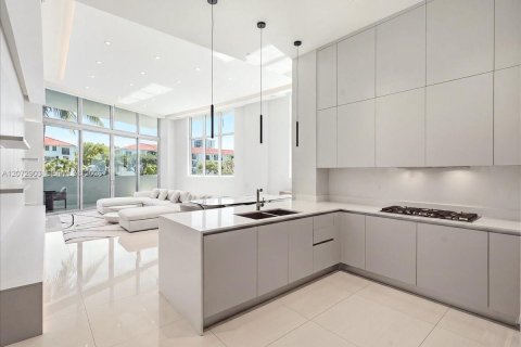 Copropriété à louer à Aventura, Floride: 4 chambres, 240.34 m2 № 2339947 - photo 12