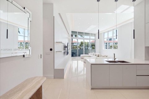 Copropriété à louer à Aventura, Floride: 4 chambres, 240.34 m2 № 2339947 - photo 11