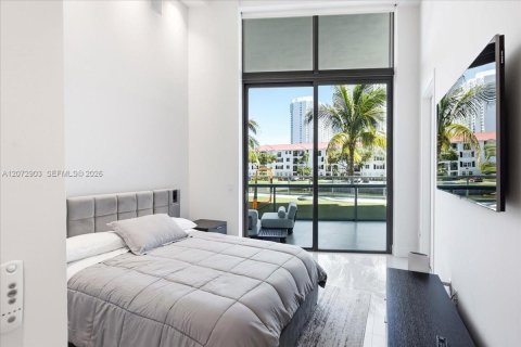 Copropriété à louer à Aventura, Floride: 4 chambres, 240.34 m2 № 2339947 - photo 23