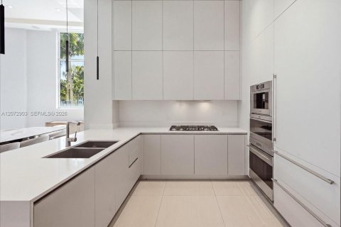 Copropriété à louer à Aventura, Floride: 4 chambres, 240.34 m2 № 2339947 - photo 10