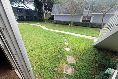 Condo in Plantation, Florida, 2 bedrooms  № 2421448 - photo 16