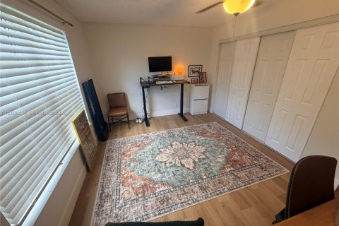 Condo in Plantation, Florida, 2 bedrooms  № 2421448 - photo 10
