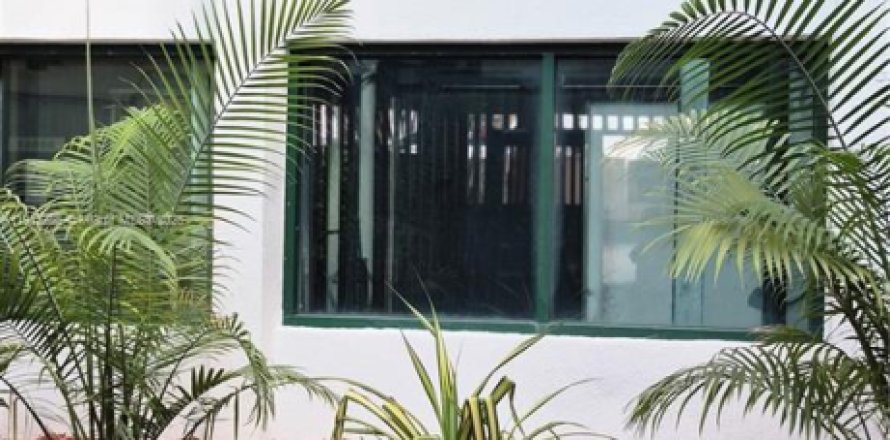 Condominio en Miami, Florida, 2 dormitorios  № 1973134