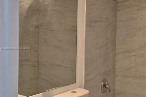 Condominio en alquiler en Miami, Florida, 2 dormitorios, 83.43 m2 № 1973134 - foto 20