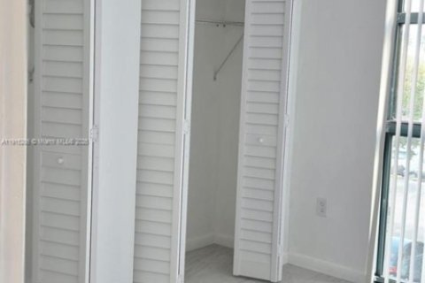 Condominio en alquiler en Miami, Florida, 2 dormitorios, 83.43 m2 № 1973134 - foto 25