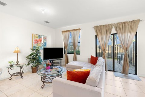Touwnhouse à vendre à Homestead, Floride: 2 chambres, 132.11 m2 № 2083173 - photo 12