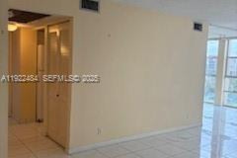 Condominio en venta en Hallandale Beach, Florida, 1 dormitorio, 102.19 m2 № 1977143 - foto 17