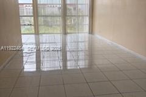 Condominio en venta en Hallandale Beach, Florida, 1 dormitorio, 102.19 m2 № 1977143 - foto 18