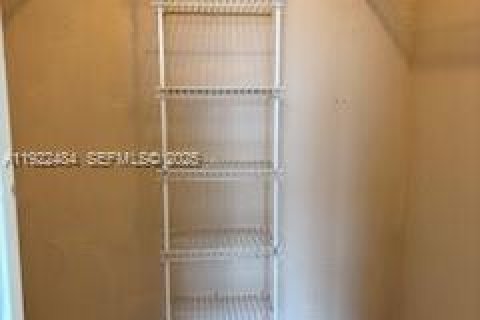 Condominio en venta en Hallandale Beach, Florida, 1 dormitorio, 102.19 m2 № 1977143 - foto 14