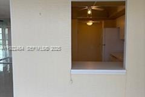 Condominio en venta en Hallandale Beach, Florida, 1 dormitorio, 102.19 m2 № 1977143 - foto 16