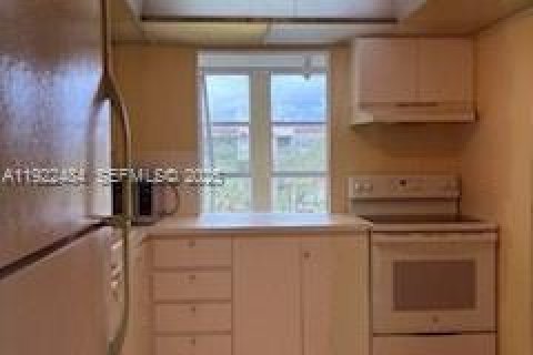 Condominio en venta en Hallandale Beach, Florida, 1 dormitorio, 102.19 m2 № 1977143 - foto 11