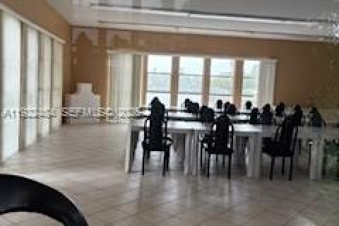 Condominio en venta en Hallandale Beach, Florida, 1 dormitorio, 102.19 m2 № 1977143 - foto 5