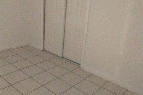 Villa ou maison à louer à Fort Lauderdale, Floride: 1 chambre, 60.39 m2 № 1154166 - photo 1
