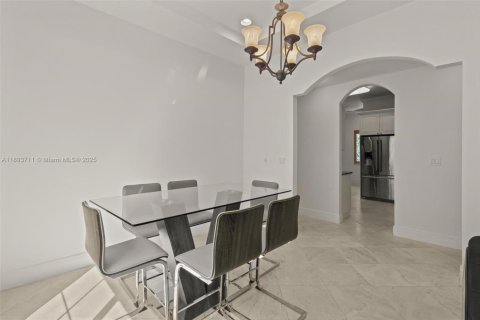 Купить виллу или дом в Майами-Лейкс, Флорида 5 спален, 341.51м2, № 1945595 - фото 27