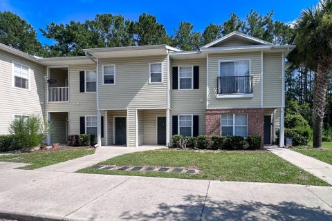 Adosado en alquiler en Gainesville, Florida, 2 dormitorios, 118.45 m2 № 1881234 - foto 1