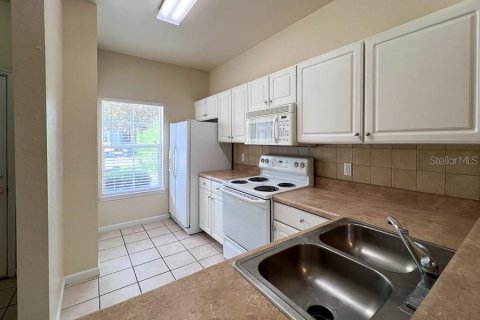 Adosado en alquiler en Gainesville, Florida, 2 dormitorios, 118.45 m2 № 1881234 - foto 2