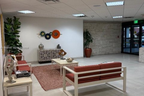 Condominio en venta en Miami Beach, Florida, 2 dormitorios, 96.34 m2 № 2045296 - foto 22