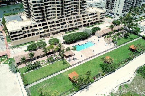 Condominio en venta en Miami Beach, Florida, 2 dormitorios, 96.34 m2 № 2045296 - foto 7