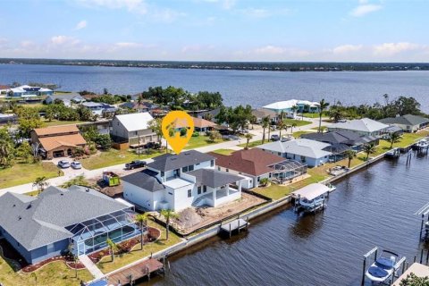 Villa ou maison à vendre à Port Charlotte, Floride: 4 chambres, 242.38 m2 № 1722993 - photo 3