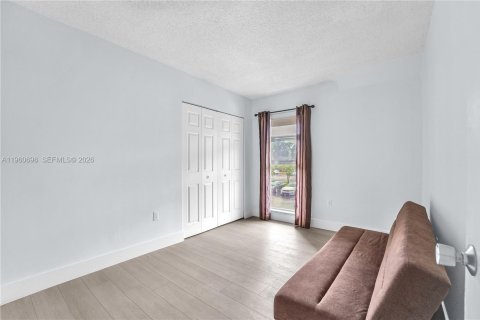 Copropriété à louer à Miami, Floride: 3 chambres, 142.88 m2 № 2024323 - photo 17