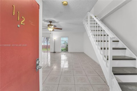Copropriété à louer à Miami, Floride: 3 chambres, 142.88 m2 № 2024323 - photo 2