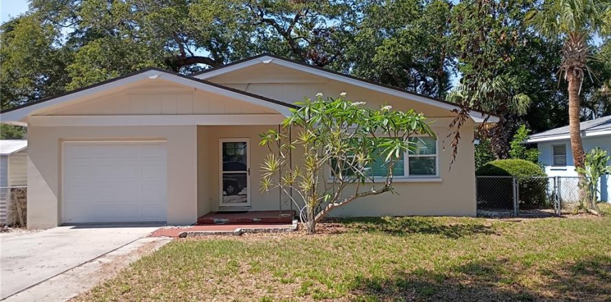 House in Clearwater, Florida 2 bedrooms, 133.78 sq.m. № 1743143