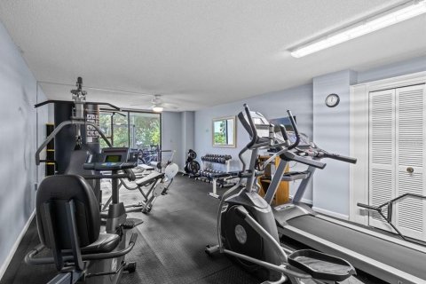 Condo in Maitland, Florida, 2 bedrooms № 2103522 - photo 27