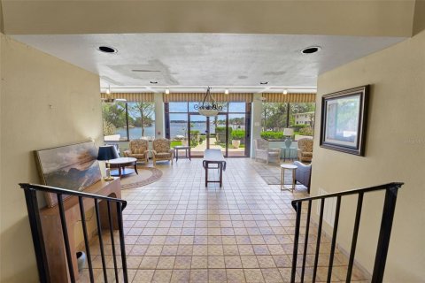 Condo in Maitland, Florida, 2 bedrooms № 2103522 - photo 24