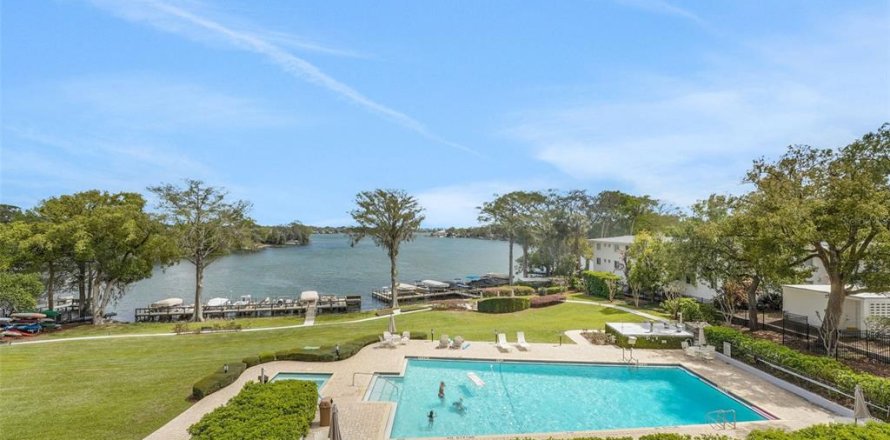 Condo in Maitland, Florida, 2 bedrooms № 2103522
