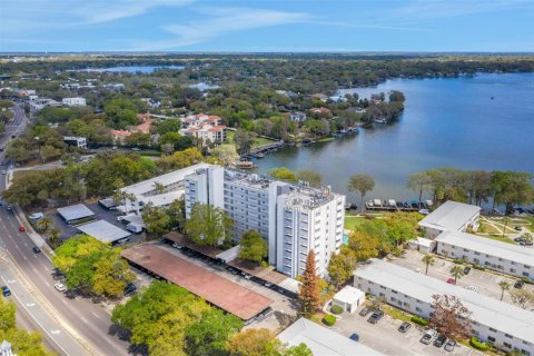 Condo in Maitland, Florida, 2 bedrooms № 2103522 - photo 2