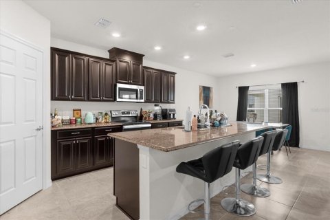 Townhouse in Kissimmee, Florida 3 bedrooms, 187.57 sq.m. № 1250064 - photo 3