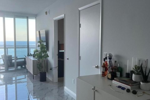Condominio en venta en Miami, Florida, 2 dormitorios, 121.98 m2 № 1175049 - foto 1