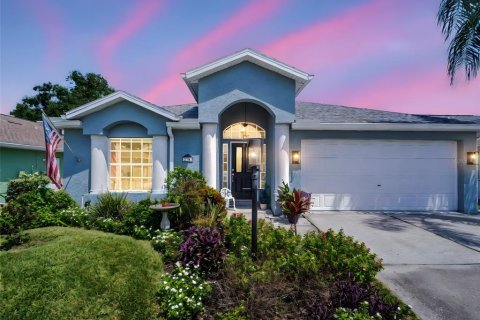 Casa en venta en New Port Richey, Florida, 3 dormitorios, 148.92 m2 № 1919156 - foto 1
