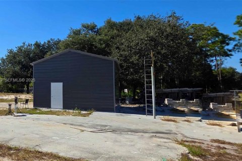 House in LaBelle, Florida 3 bedrooms, 173.91 sq.m. № 2076764 - photo 25