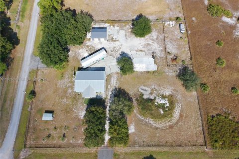 House in LaBelle, Florida 3 bedrooms, 173.91 sq.m. № 2076764 - photo 2