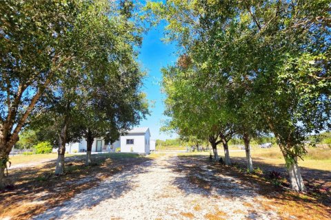 House in LaBelle, Florida 3 bedrooms, 173.91 sq.m. № 2076764 - photo 30