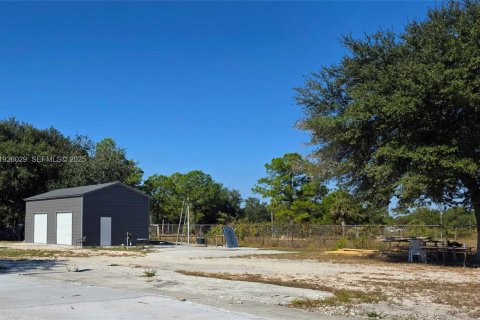House in LaBelle, Florida 3 bedrooms, 173.91 sq.m. № 2076764 - photo 24