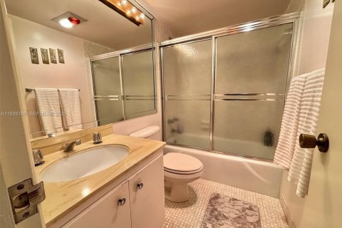 Copropriété à louer à Hallandale Beach, Floride: 1 chambre, 80.82 m2 № 1993283 - photo 20