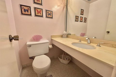 Copropriété à louer à Hallandale Beach, Floride: 1 chambre, 80.82 m2 № 1993283 - photo 16