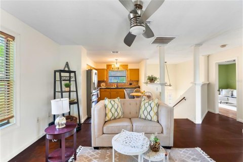 Casa en venta en Orlando, Florida, 5 dormitorios, 163.51 m2 № 1914051 - foto 5