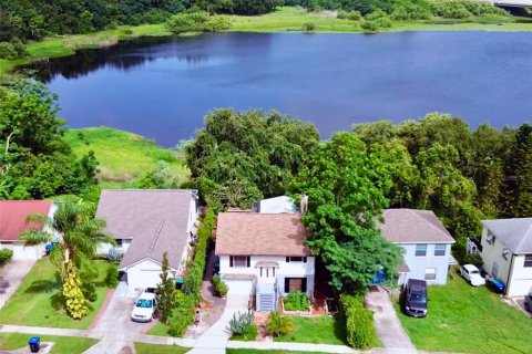 Casa en venta en Orlando, Florida, 5 dormitorios, 163.51 m2 № 1914051 - foto 1